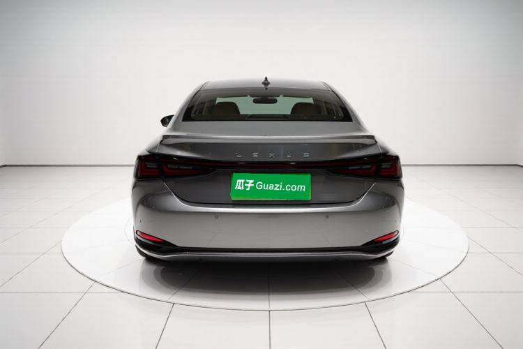 Used Lexus ES 2025 300h Deluxe Edition Rear