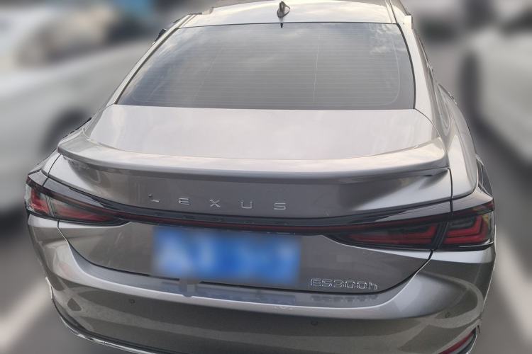 Used Lexus ES 2025 300h Deluxe Edition Rear