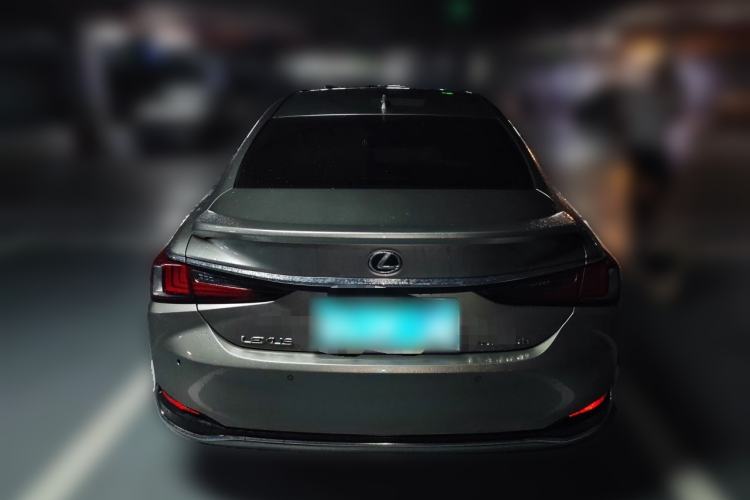 Used Lexus ES 2025 300h Deluxe Edition Rear
