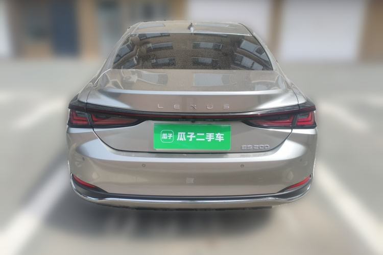 Used Lexus ES 2025 200 Premium Edition Rear