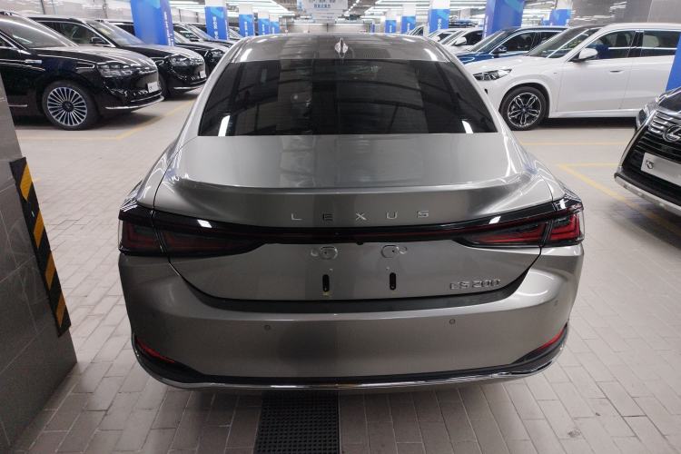 Used Lexus ES 2025 200 Premium Edition Rear