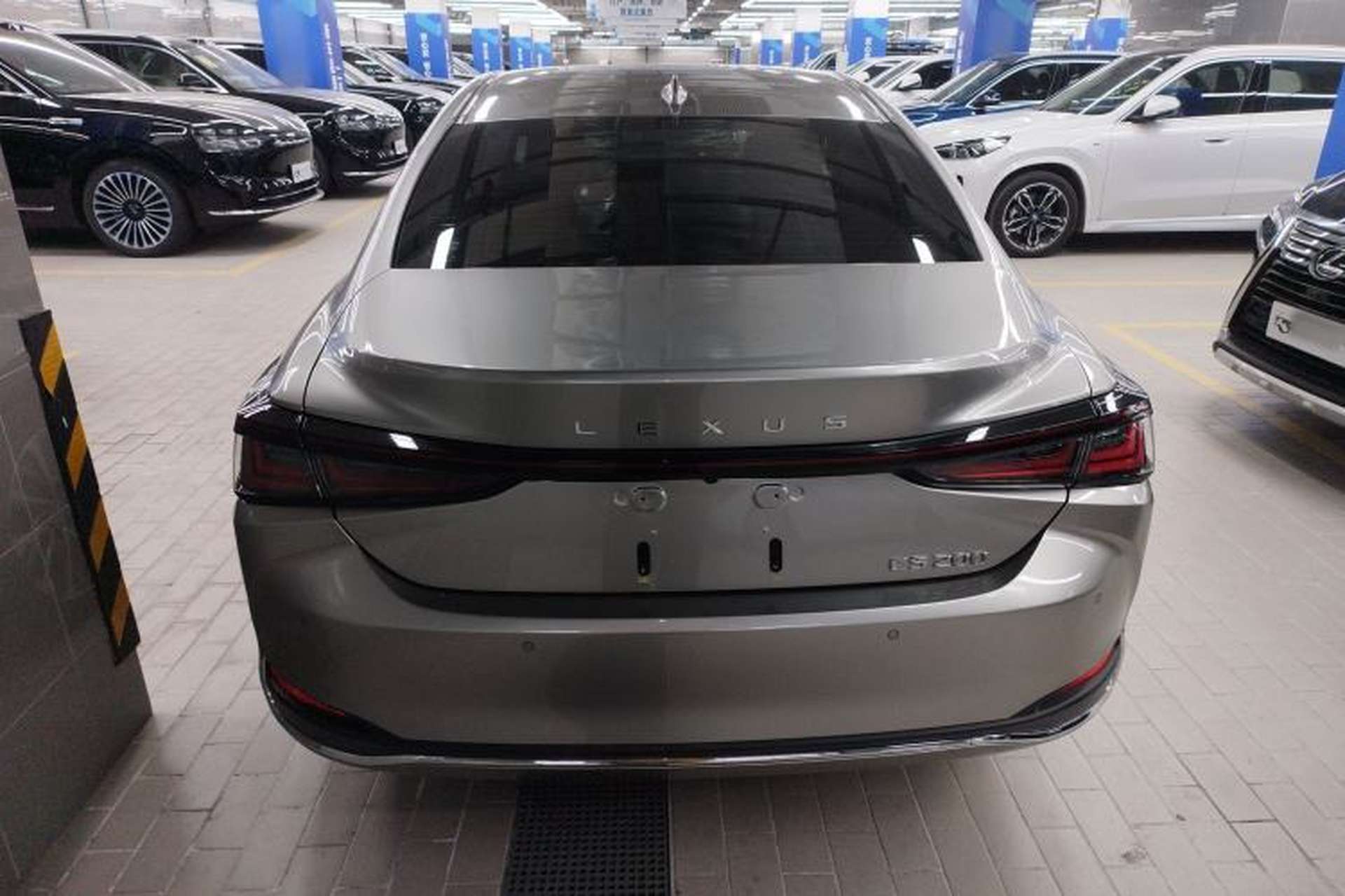 Used Lexus ES 2025 200 Premium Edition Rear