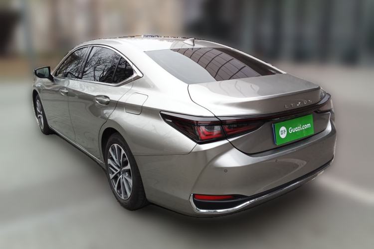 Used Lexus ES 2025 200 Premium Edition Rear Left 45 Deg