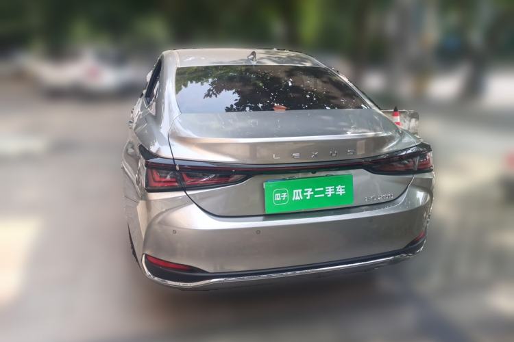 Used Lexus ES 2025 200 Premium Edition Rear Left 45 Deg
