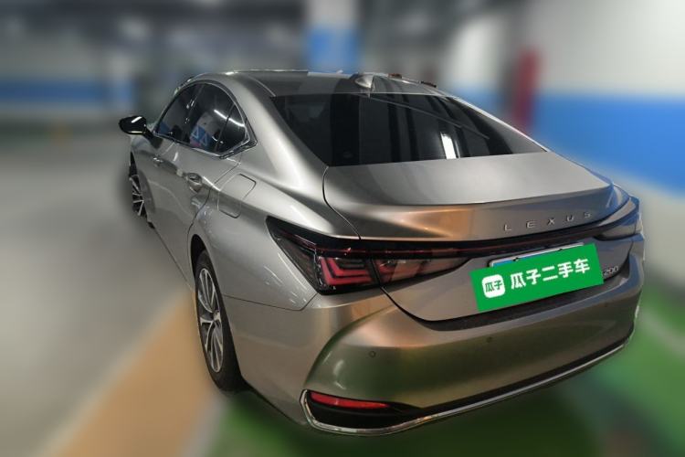 Used Lexus ES 2025 200 Premium Edition Rear Left 45 Deg