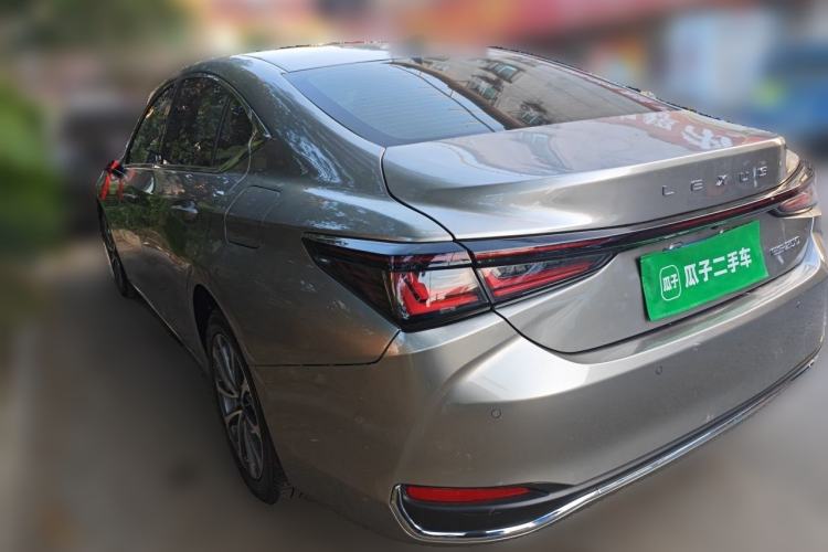 Used Lexus ES 2025 200 Premium Edition Rear Left 45 Deg