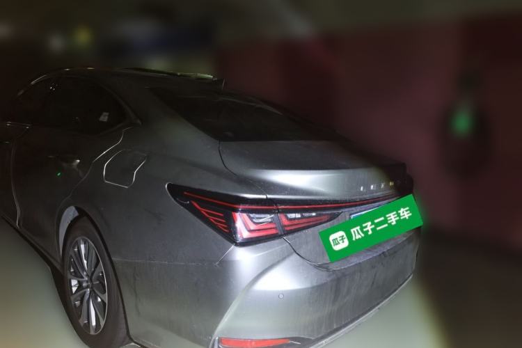 Used Lexus ES 2025 200 Premium Edition Rear Left 45 Deg