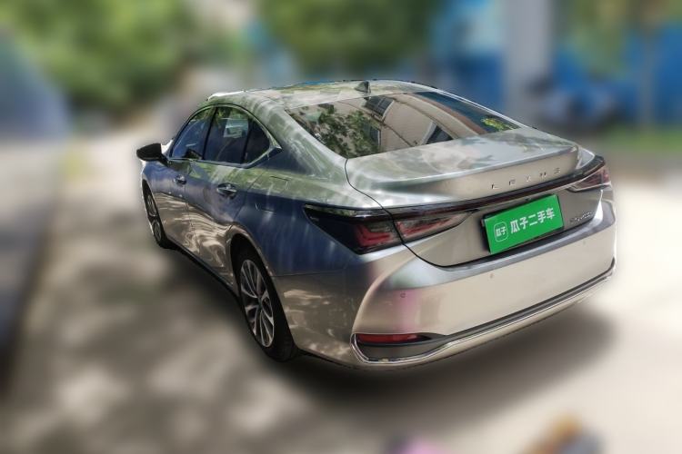 Used Lexus ES 2025 200 Premium Edition Rear Left 45 Deg