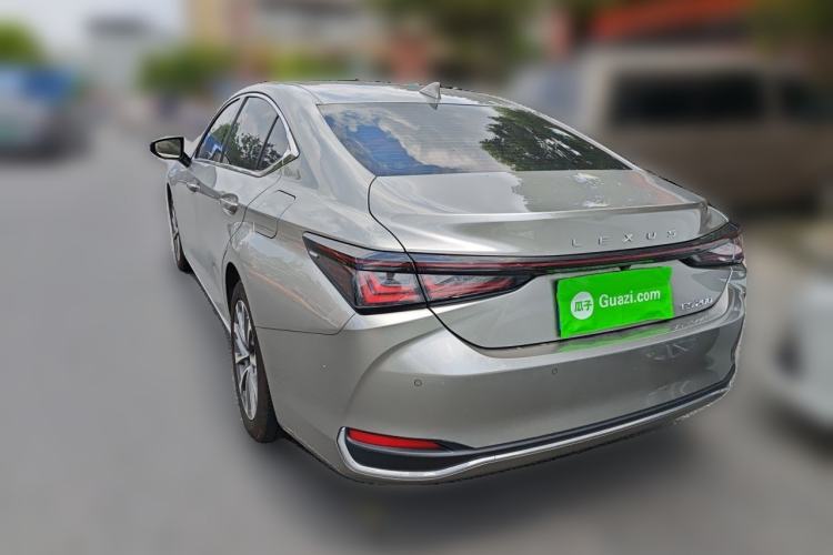 Used Lexus ES 2025 200 Premium Edition Rear Left 45 Deg