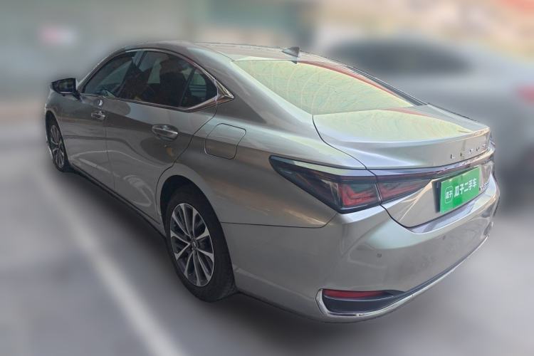 Used Lexus ES 2025 200 Premium Edition Rear Left 45 Deg