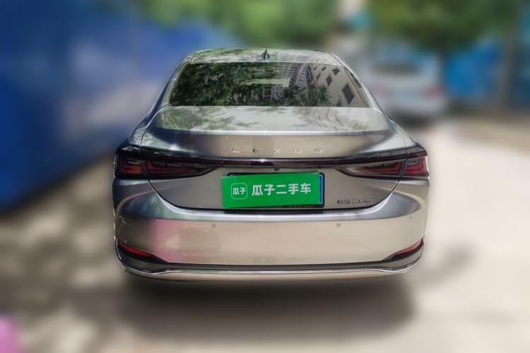 Used Lexus ES 2025 200 Premium Edition Rear