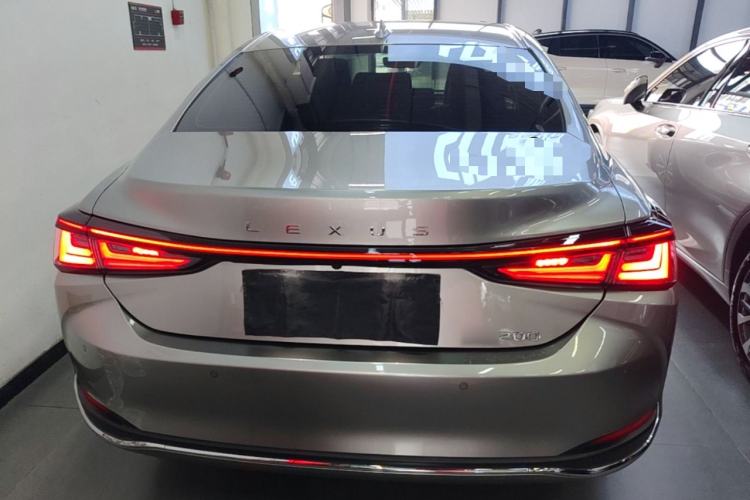 Used Lexus ES 2025 200 Premium Edition Rear