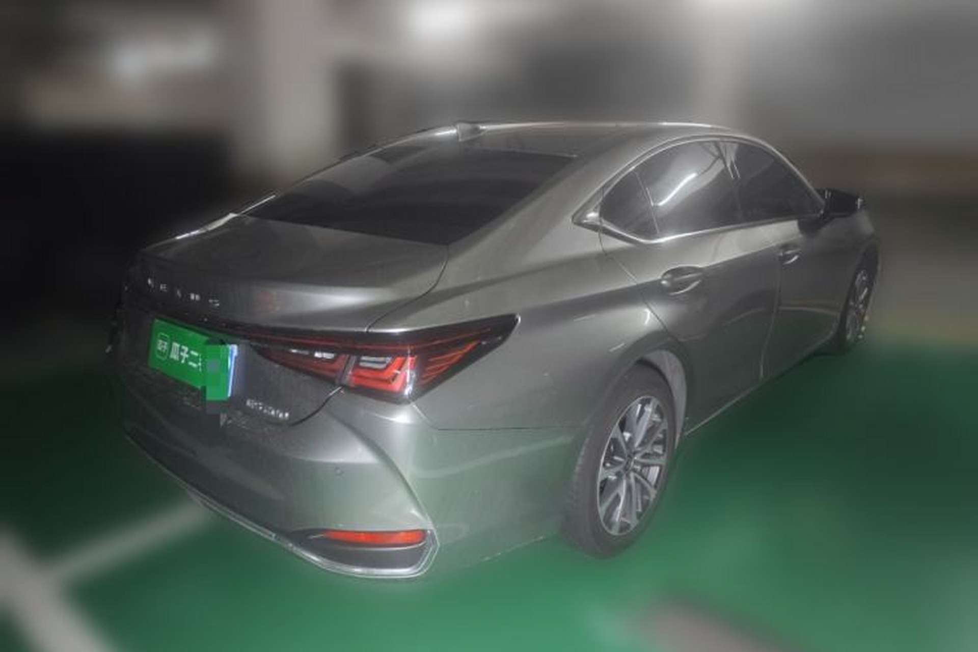 Used Lexus ES 2025 200 Premium Edition Rear Right 45 Deg