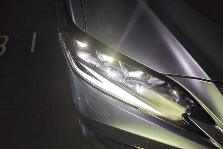 Used Lexus ES 2025 300h Premium Edition Right Front Headlight