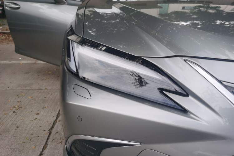Used Lexus ES 2025 200 Premium Edition Right Front Headlight