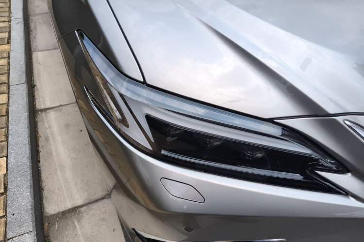 Used Lexus ES 2025 200 Premium Edition Right Front Headlight