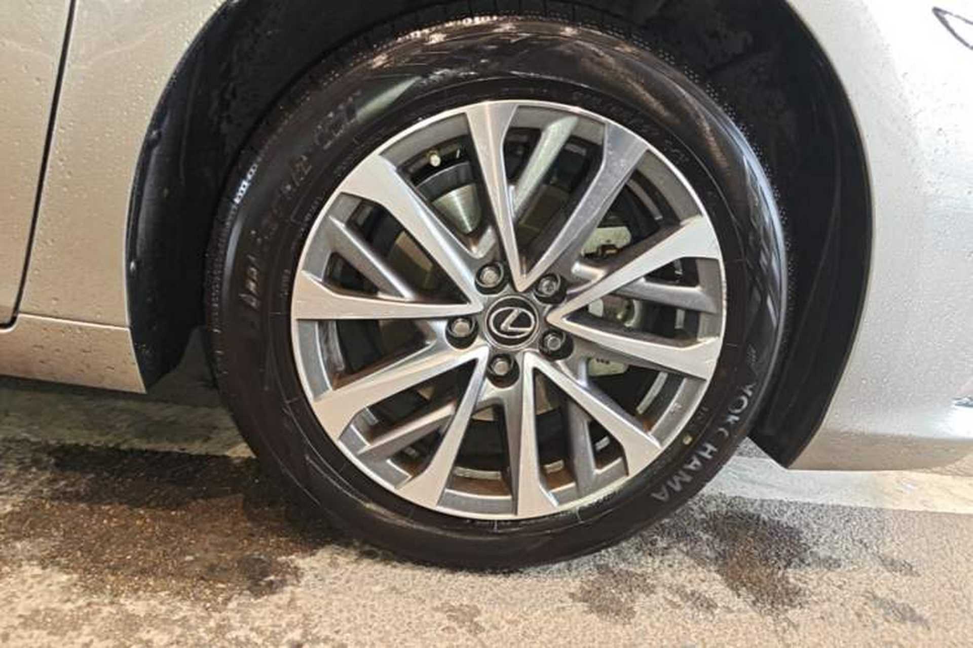 Used Lexus ES 2025 200 Premium Edition Right Front Wheel Hub