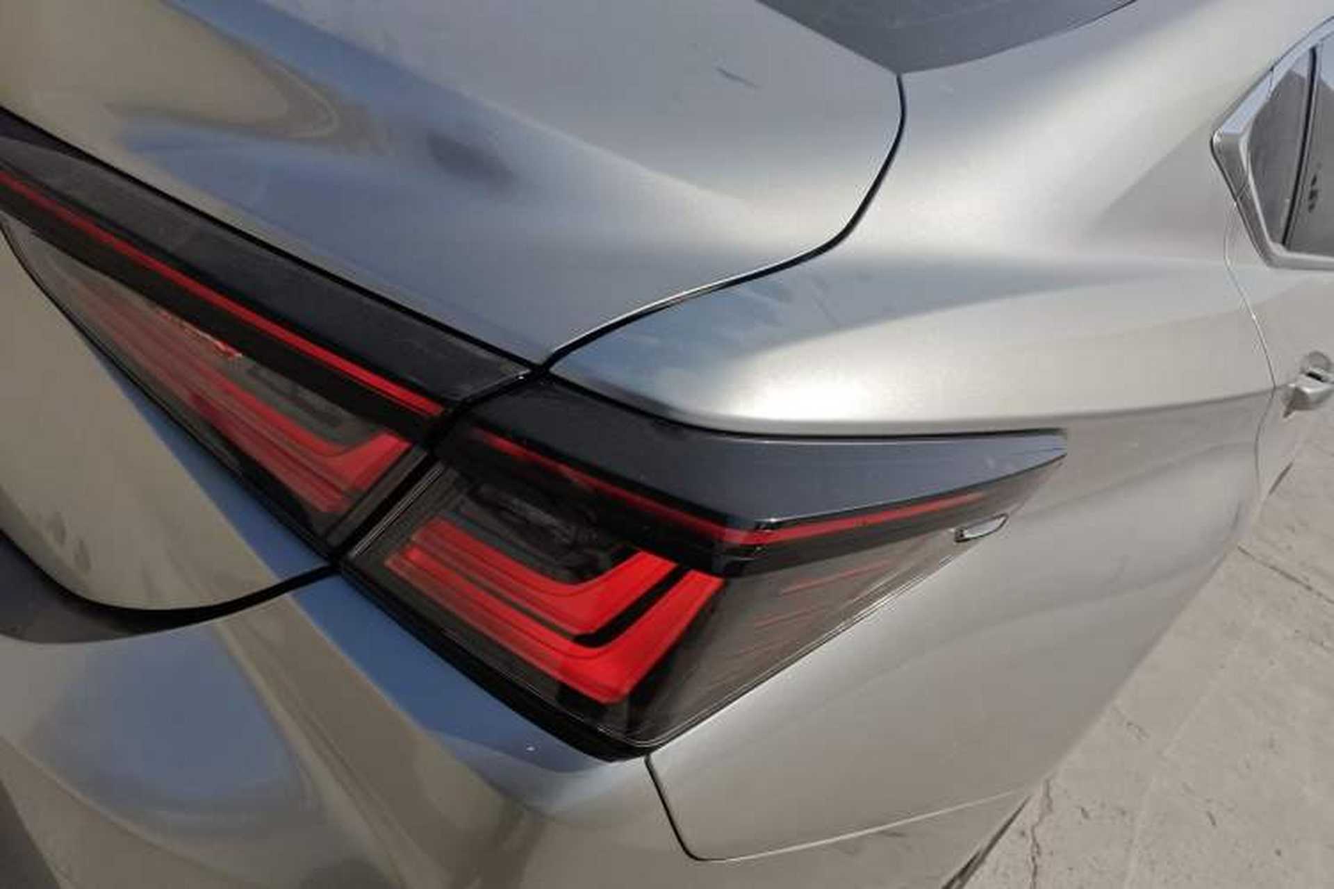 Used Lexus ES 2025 200 Premium Edition Right Rear Taillight