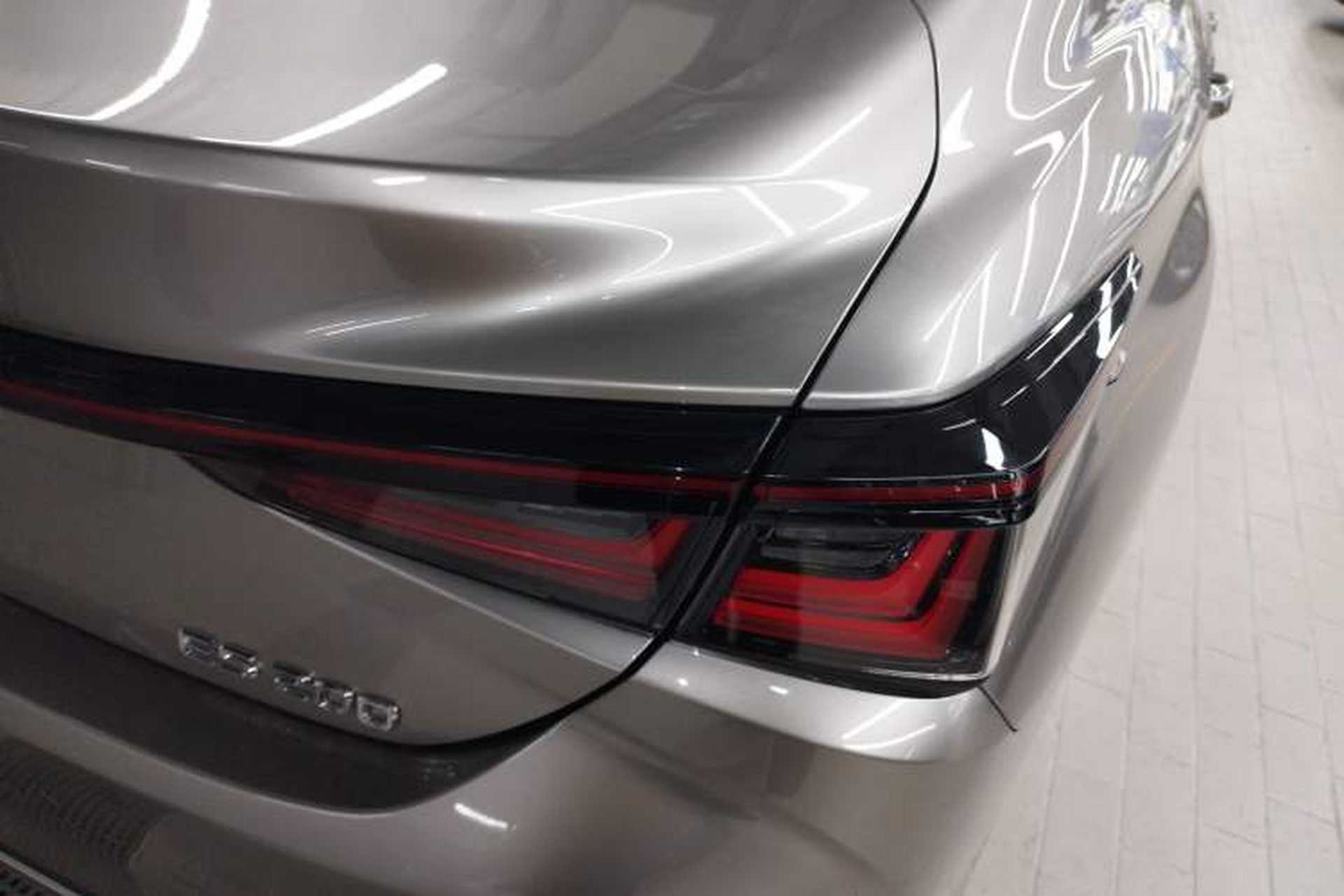 Used Lexus ES 2025 200 Premium Edition Right Rear Taillight