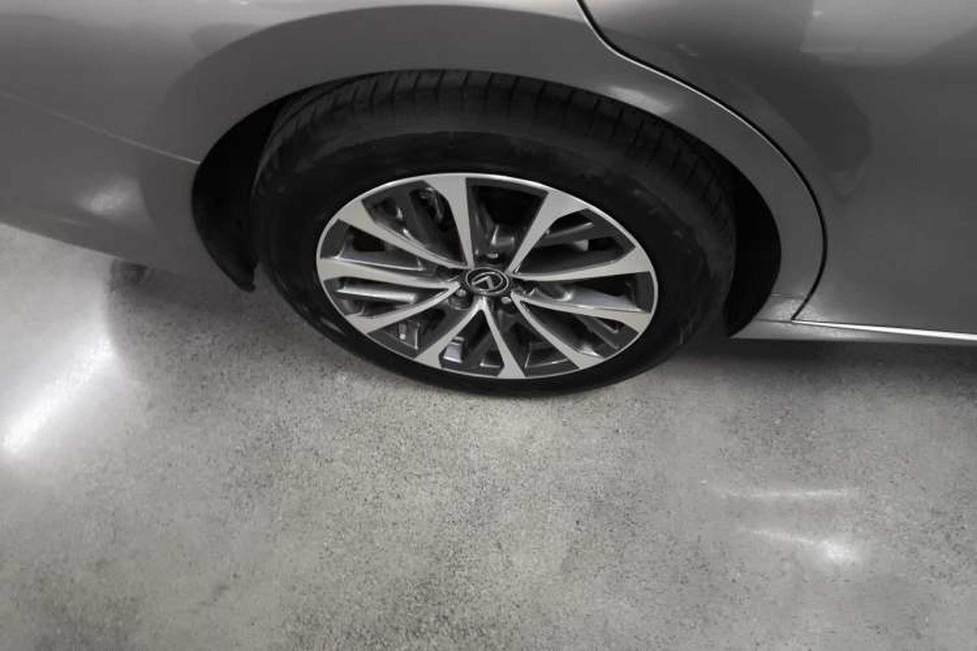 Used Lexus ES 2025 200 Premium Edition Right Rear Wheel Hub