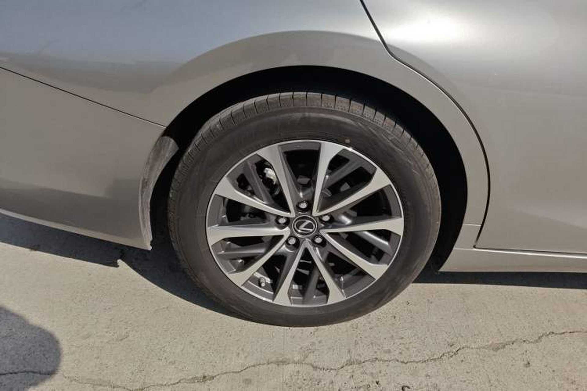 Used Lexus ES 2025 200 Premium Edition Right Rear Wheel Hub