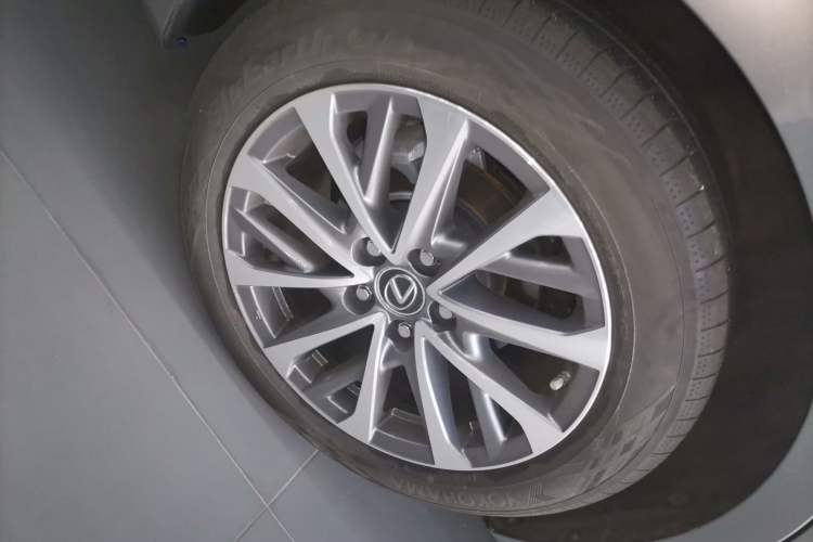 Used Lexus ES 2025 200 Premium Edition Right Rear Wheel Hub