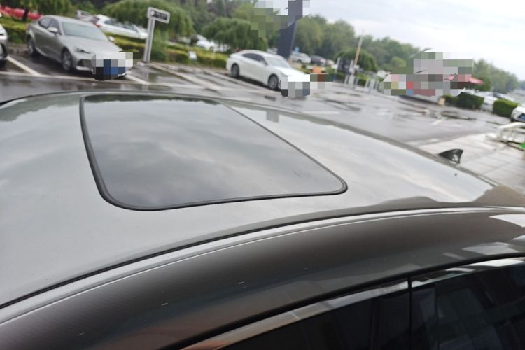 Used Lexus ES 2025 300h Deluxe Edition Roof