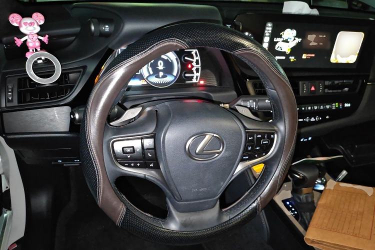 Used Lexus ES 2025 300h Premium Edition Steering Wheel