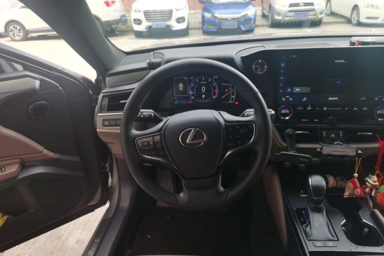 Used Lexus ES 2025 200 Premium Edition Steering Wheel