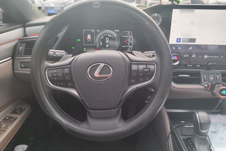 Used Lexus ES 2025 300h Deluxe Edition Steering Wheel