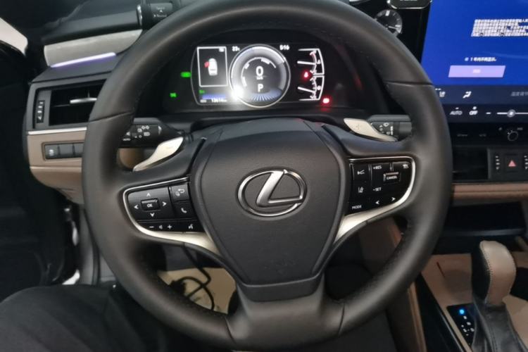 Used Lexus ES 2025 300h Deluxe Edition Steering Wheel