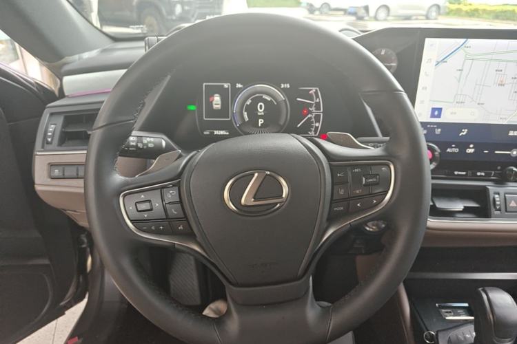 Used Lexus ES 2025 300h Deluxe Edition Steering Wheel