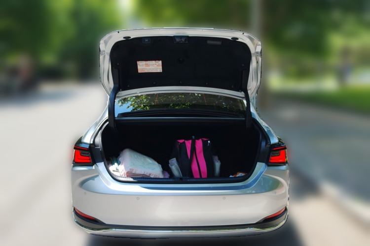 Used Lexus ES 2025 300h Executive Edition Trunk