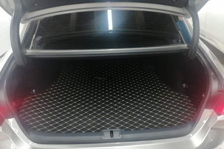 Used Lexus ES 2025 200 Premium Edition Trunk