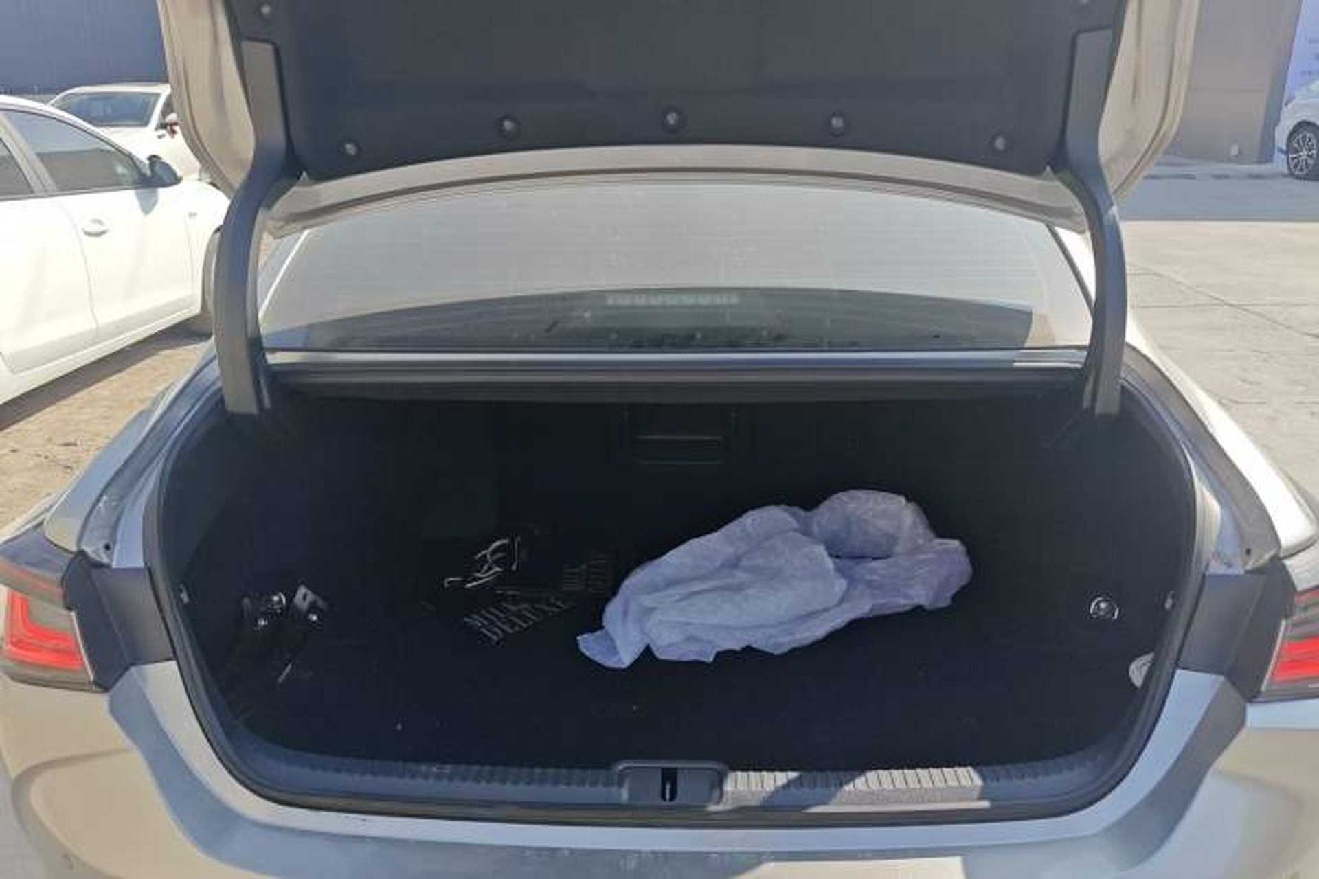 Used Lexus ES 2025 200 Premium Edition Trunk