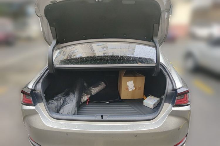 Used Lexus ES 2025 200 Premium Edition Trunk