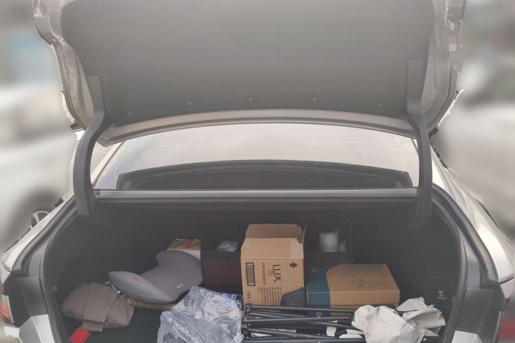 Used Lexus ES 2025 300h Deluxe Edition Trunk