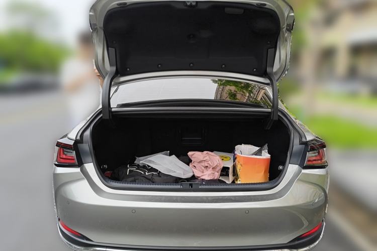 Used Lexus ES 2025 200 Premium Edition Trunk