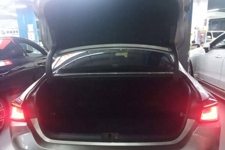 Used Lexus ES 2025 200 Premium Edition Trunk