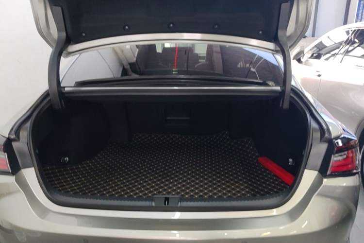 Used Lexus ES 2025 200 Premium Edition Trunk