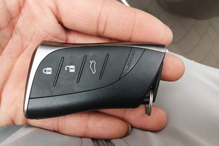 Used Lexus ES 2025 200 Premium Edition Vehicle Key
