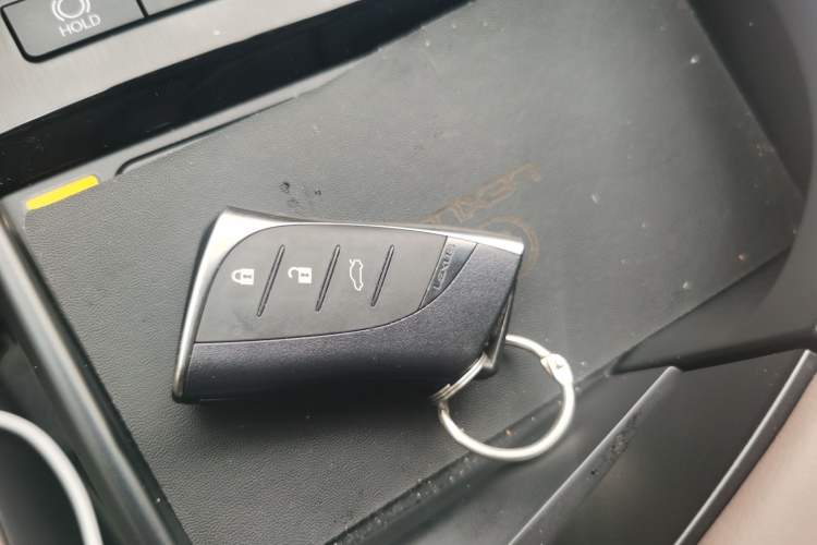 Used Lexus ES 2025 200 Premium Edition Vehicle Key