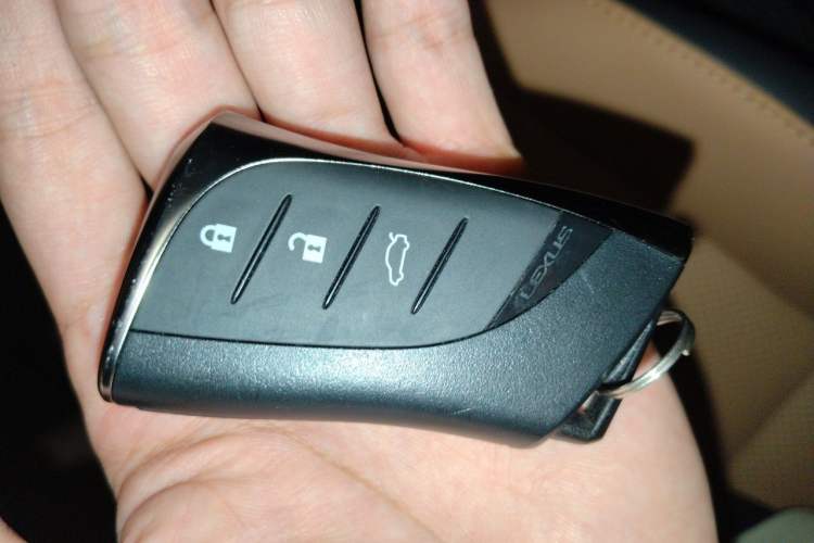 Used Lexus ES 2025 300h Deluxe Edition Vehicle Key
