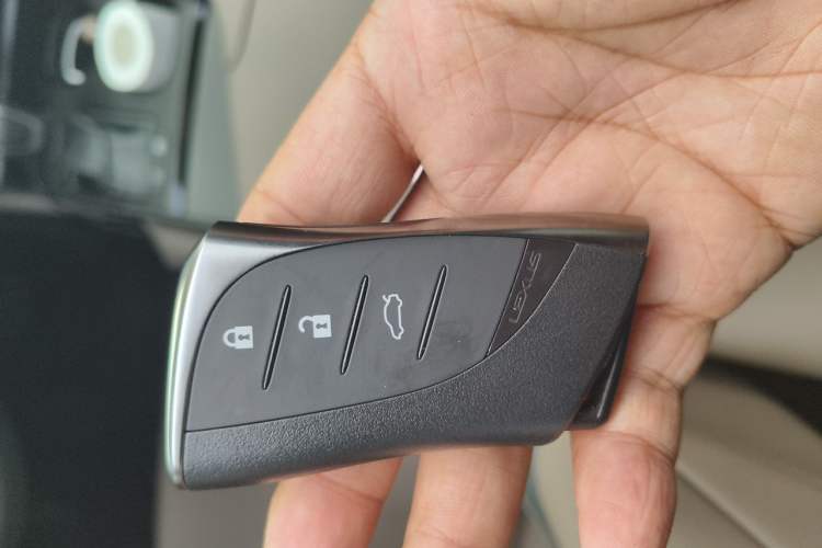 Used Lexus ES 2025 300h Deluxe Edition Vehicle Key
