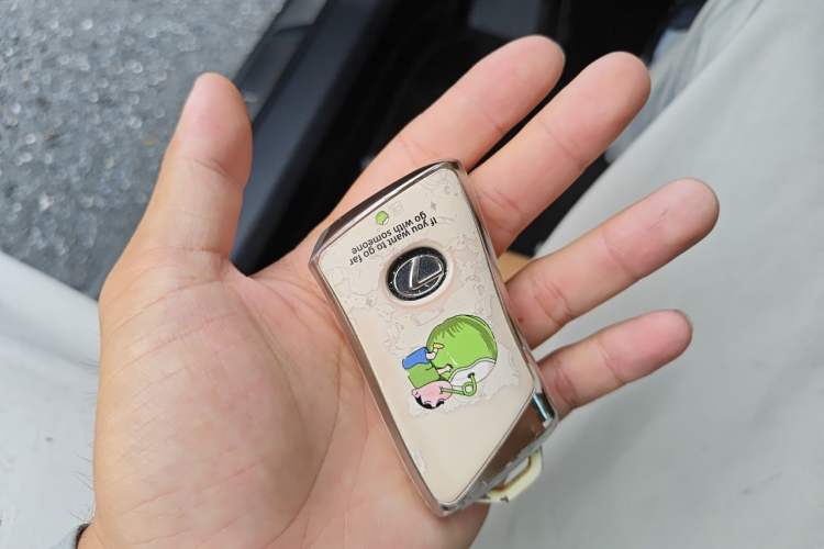 Used Lexus ES 2025 200 Premium Edition Vehicle Key