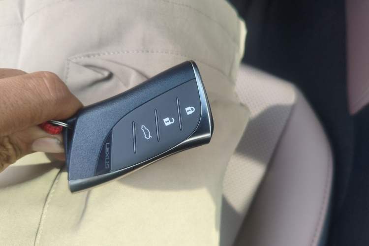 Used Lexus ES 2025 200 Premium Edition Vehicle Key