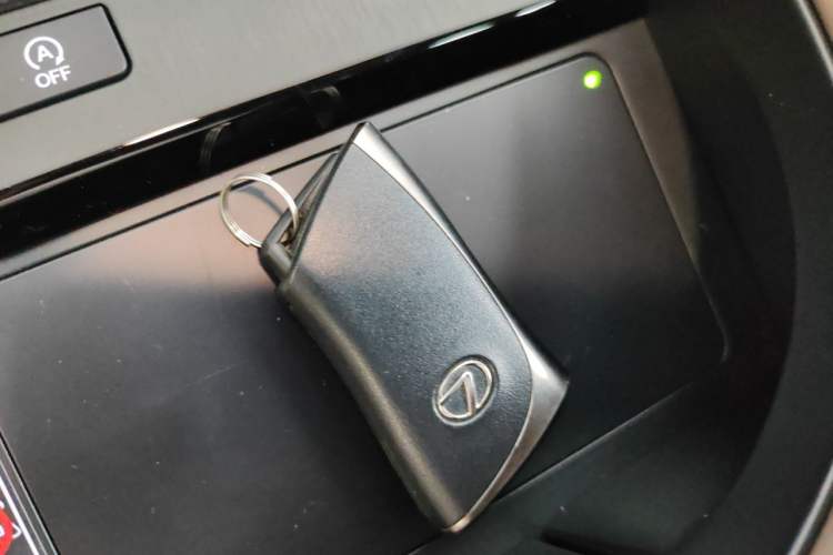 Used Lexus ES 2025 200 Premium Edition Vehicle Key