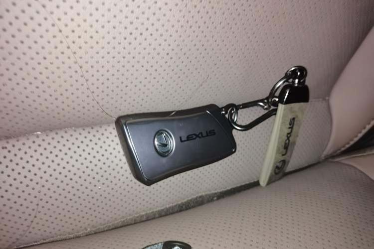 Used Lexus ES 2025 200 Premium Edition Vehicle Key