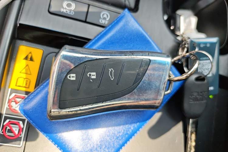 Used Lexus ES 2025 200 Premium Edition Vehicle Key