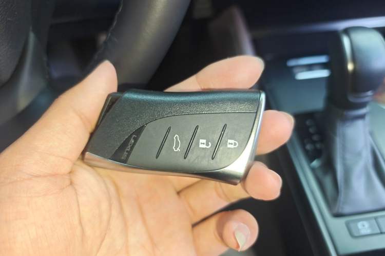 Used Lexus ES 2025 200 Premium Edition Vehicle Key